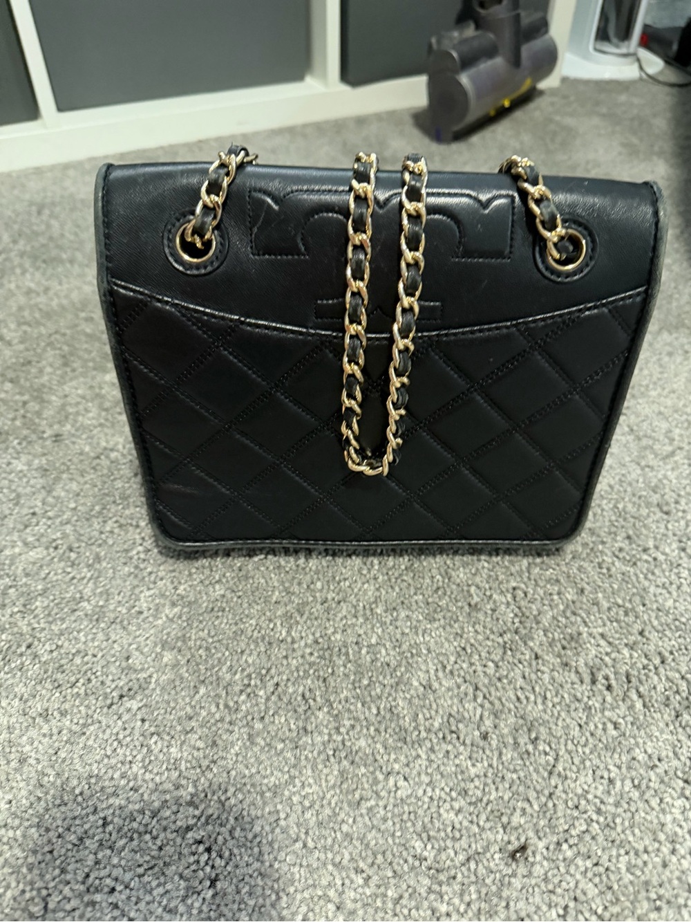 Tory Burch Black Quilted Shoulder Bag with Gold Chain - Picture 8 of 14